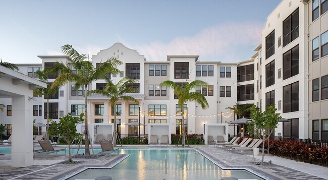 Foto del edificio - 6850 Foxtail Palm Wy