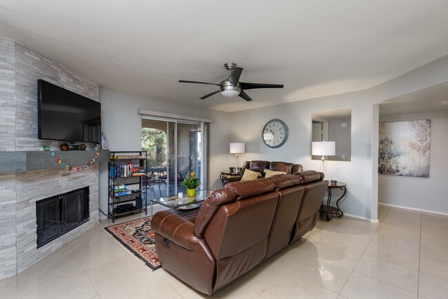Foto del edificio - 9775 N 94th Pl