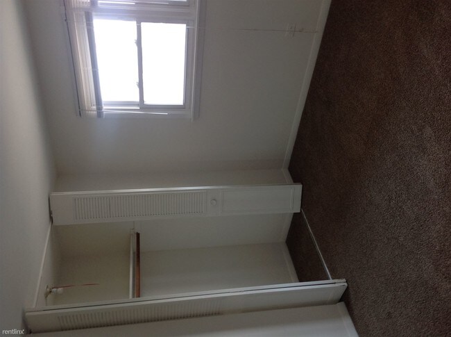 Building Photo - 2 br, 1 bath Apartment - 7327 W 80th St