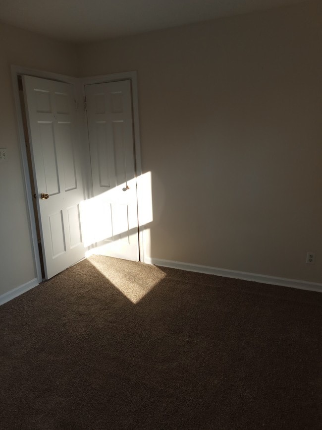 Building Photo - 257 Valleyview Dr