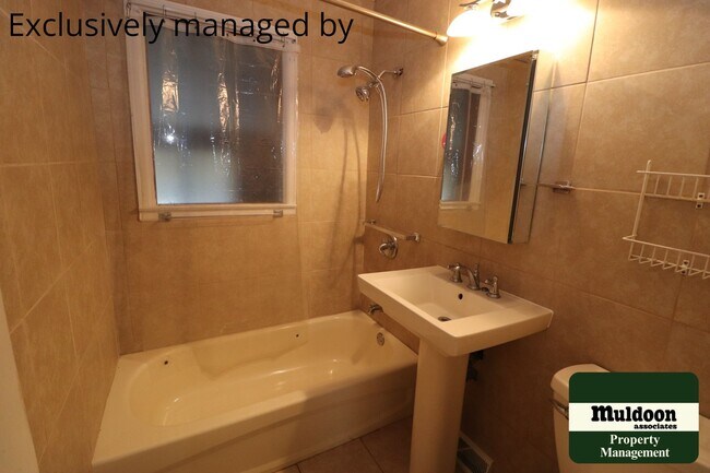 Foto del edificio - Available Now! Check out This Pet Friendly...