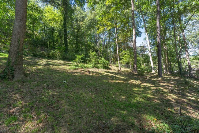 Foto del edificio - Furnished Asheville Rental w/ River Views!