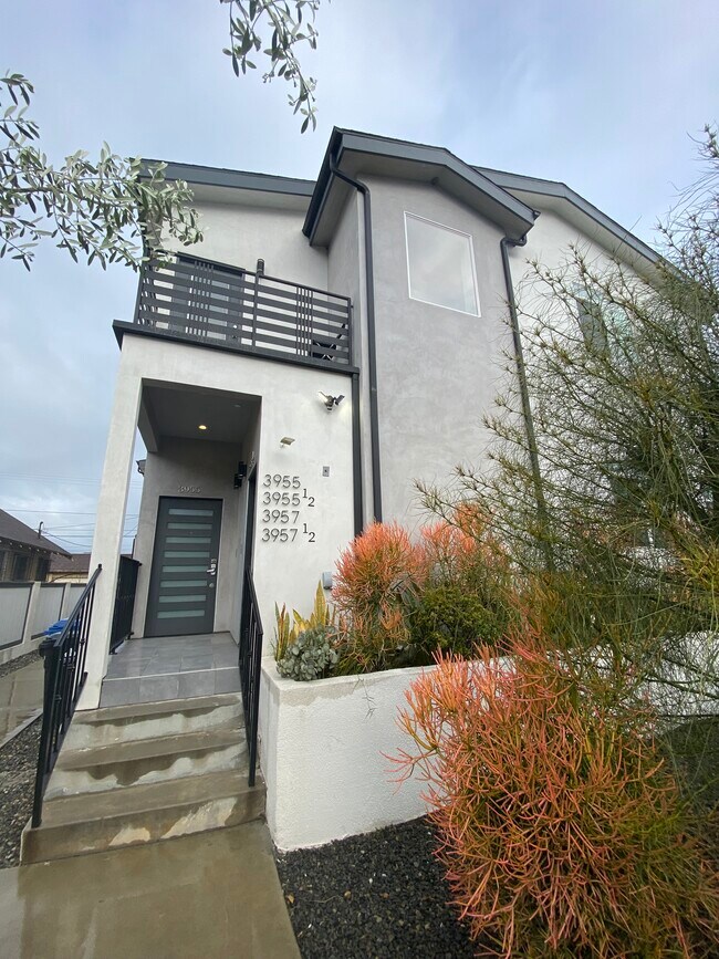 Foto del edificio - 3955 S Budlong Ave