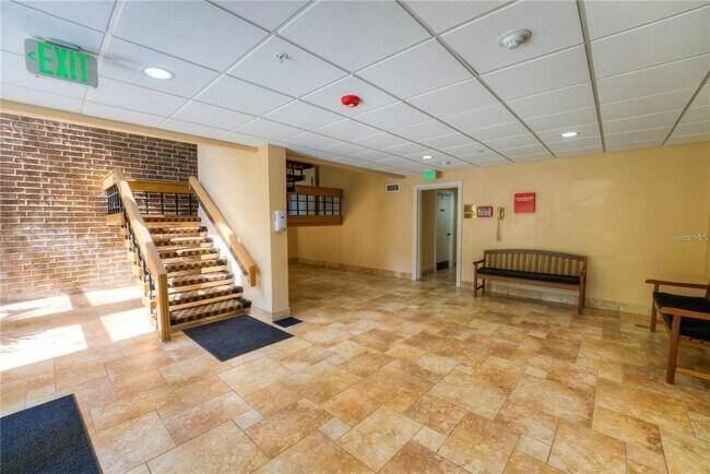 Foto del edificio - 36750 US Hwy 19 N