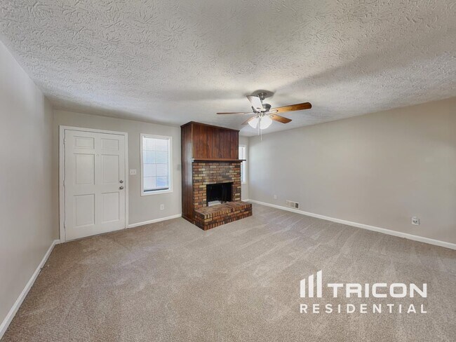 Foto del edificio - 65 Highland Cir
