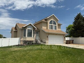 Building Photo - 979 Blue Heron Cir