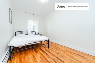 Building Photo - Room in Shared 3 bed/1 bath home