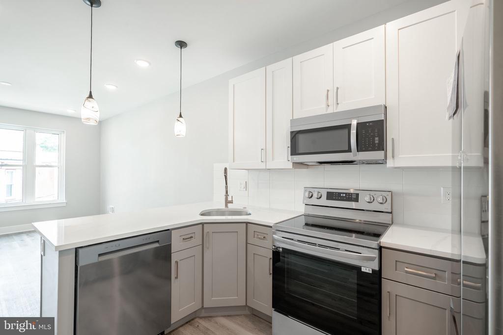 Primary Photo - 5122 Ranstead St