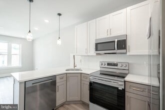 Building Photo - 5122 Ranstead St