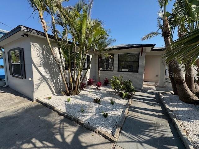 Primary Photo - 231 E Madeira Ave