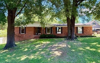 Building Photo - 316 Marzee Ann Dr