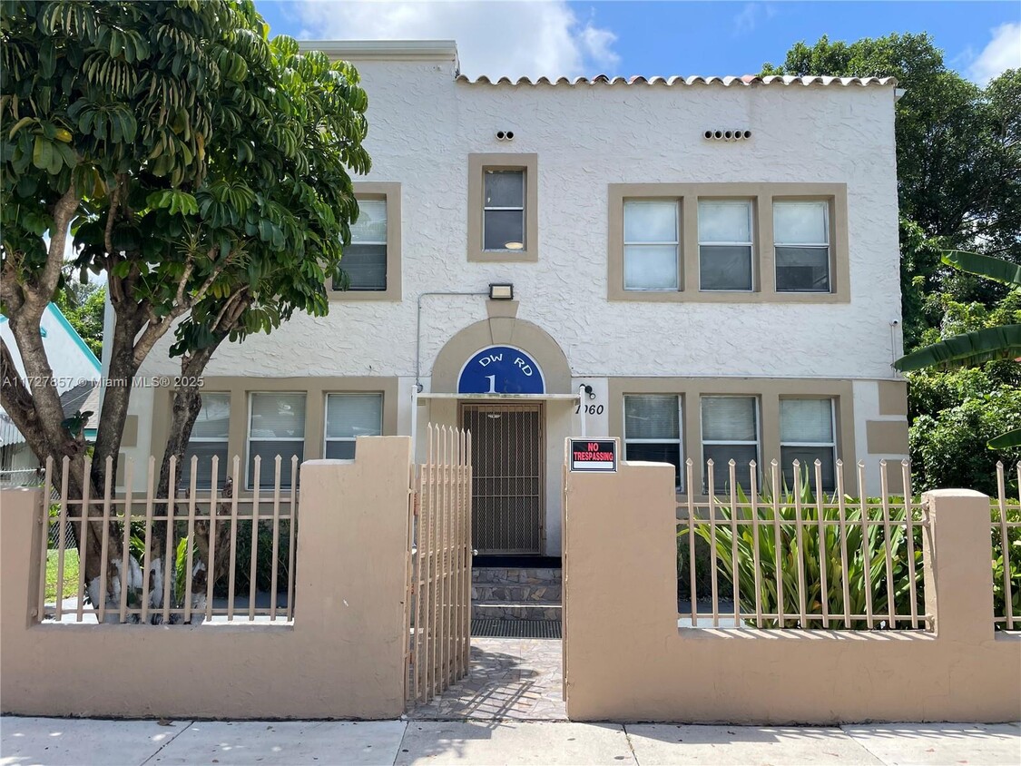 Foto principal - 1060 NW 47th St