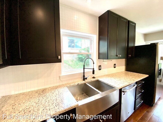Building Photo - 3 br, 2 bath House - 1018 Ericson Drive