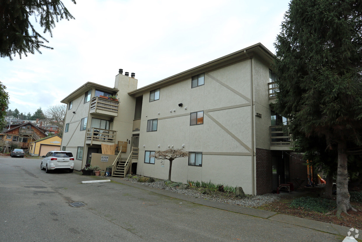 Foto del edificio - 3032 60th Ave SW