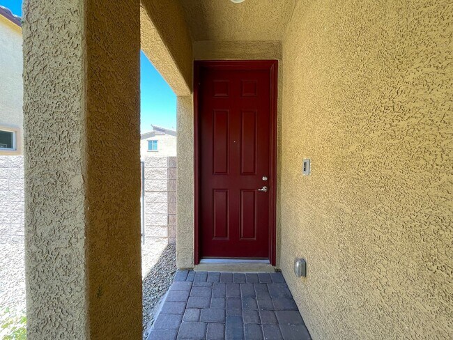 Foto del edificio - 4 BED 2.5 BATH 2 CAR GARAGE SINGLE FAMILY ...