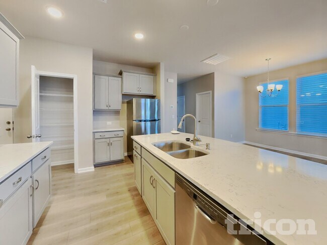 Building Photo - 244 Hopper Cir