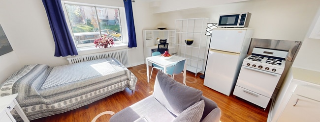 Building Photo - 3429 Rue Saint-André
