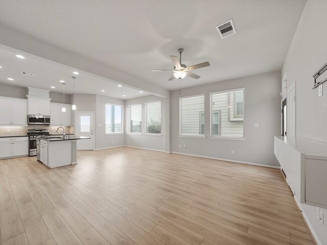 Foto del edificio - 5210 Pr Ter Ln