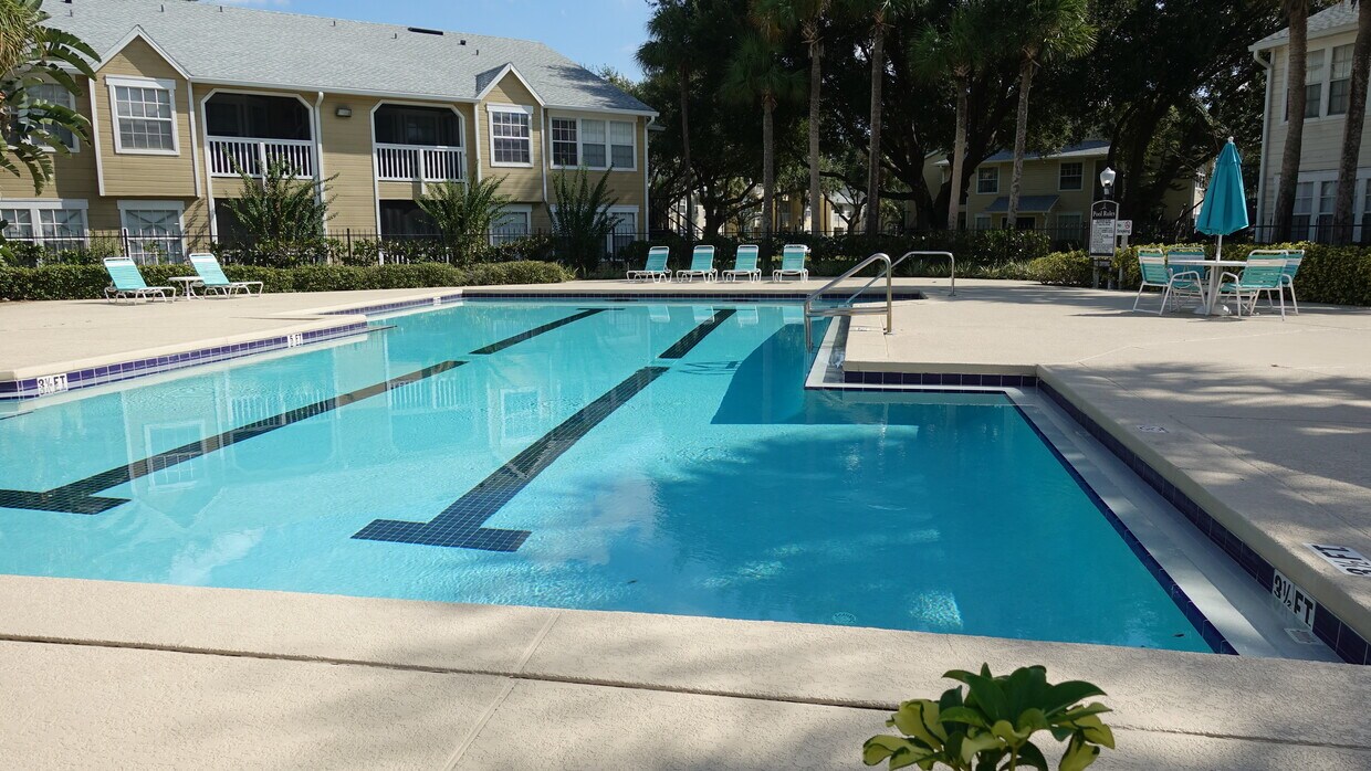Foto principal - 1055 S Hiawassee Rd