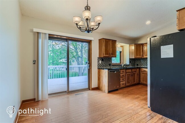 Building Photo - 13078 Glenhurst Ave, Savage, MN, 55378