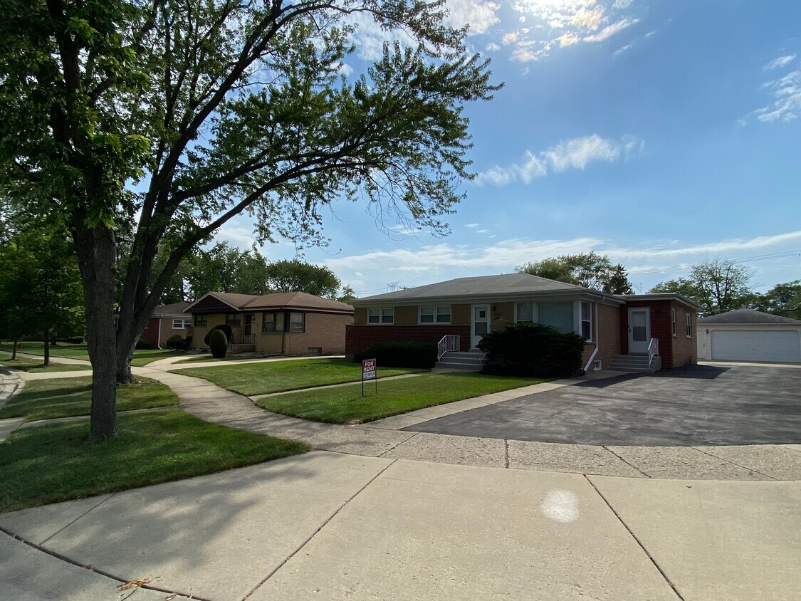 Primary Photo - 9312 Osceola Ave