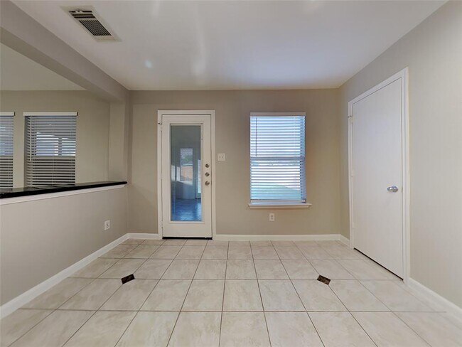Foto del edificio - 15502 Miller House Ln