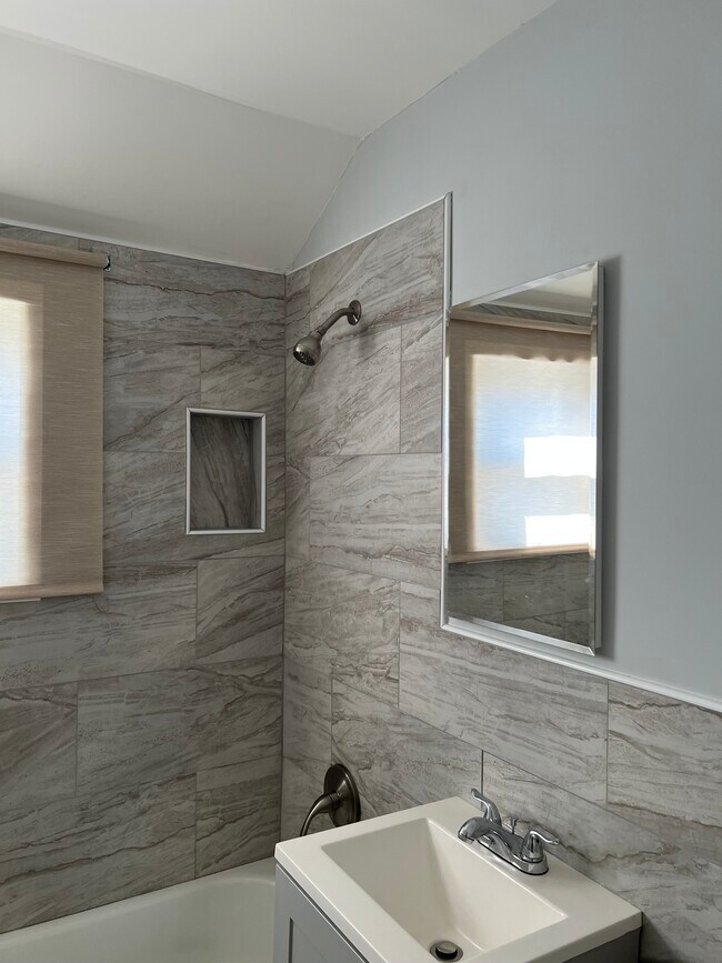 Foto del edificio - 119 DuPont Pl