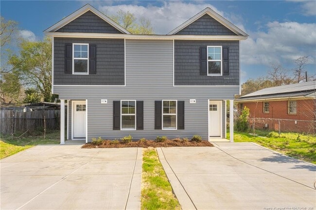 Building Photo - 907 Rochester Dr