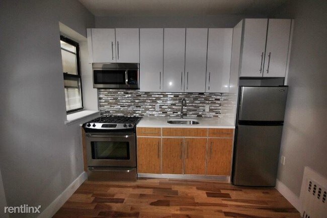 Building Photo - 407 Chauncey St