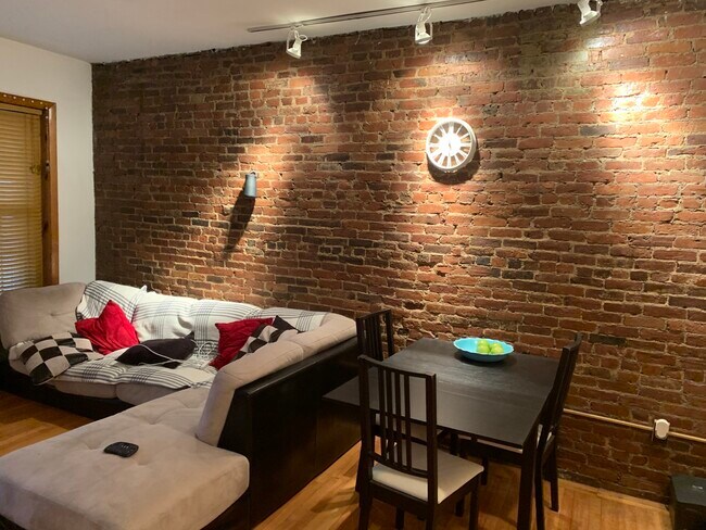 Foto del edificio - 93 West Cedar St