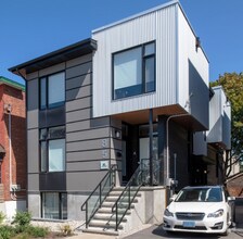 Building Photo - 1 Melrose Ave