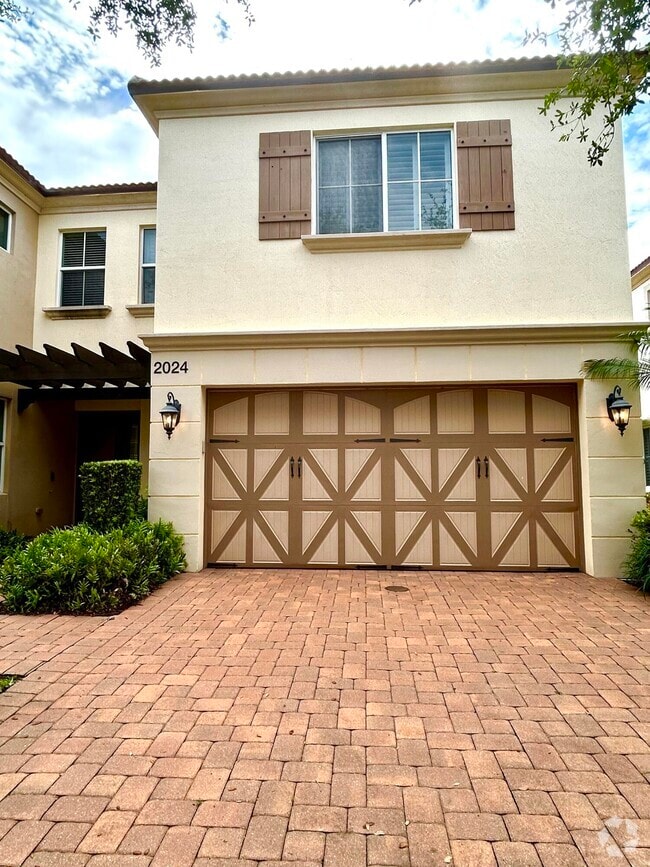 Building Photo - 2024 Foxtail View Ct