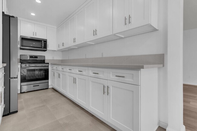 Building Photo - 1155 W Exposition Blvd