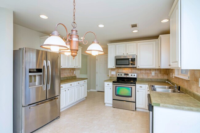 Building Photo - 103 Ridgebrook Way
