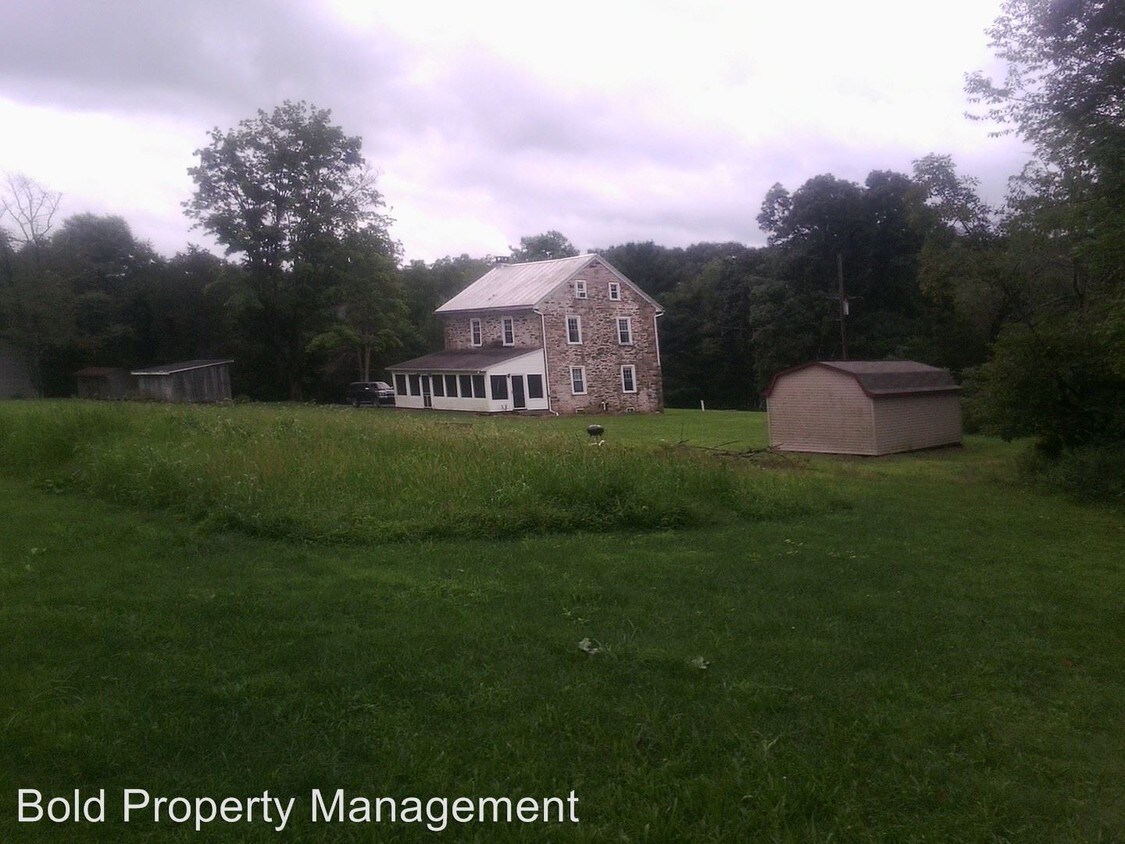4 br, 2 bath House 16 Birch Ln. House Rental in Bernville, PA