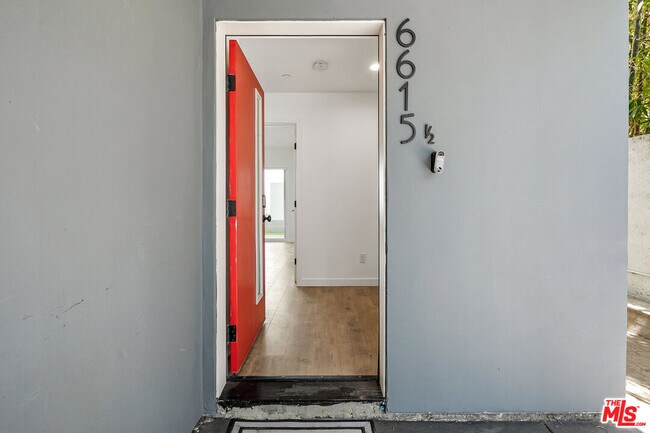 Foto del edificio - 6611 Leland Way