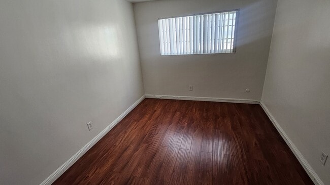 Building Photo - 933 S Gramercy Dr