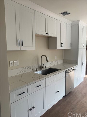Building Photo - 2036 Lomita Park Pl