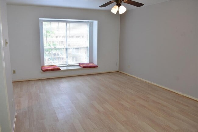 Building Photo - 814 Knox St