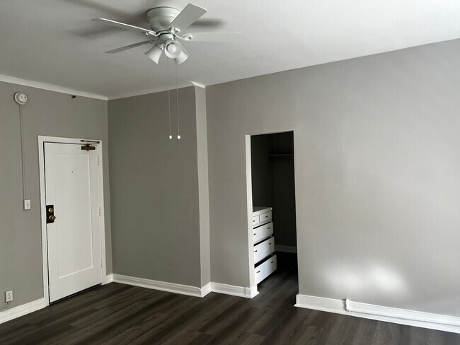 Foto del edificio - STUDIO $1495 LOS FELIZ HARDWOODS EXPOSED B...