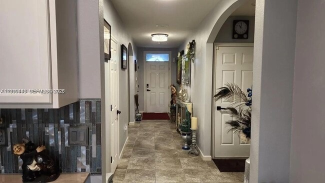 Building Photo - 2271 Arlington Dr SW