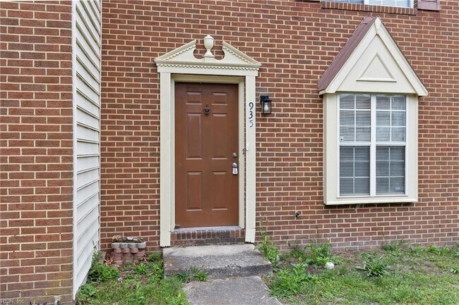 Foto del edificio - 935 Still-Harbor Cir