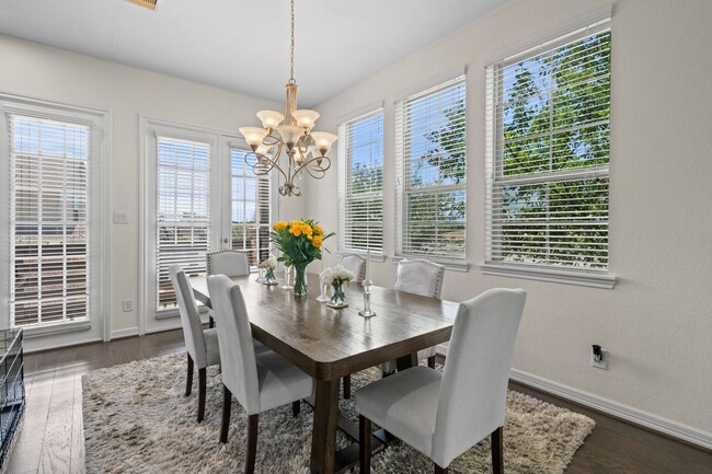 Foto del edificio - 9679 Towne Lake Pkwy