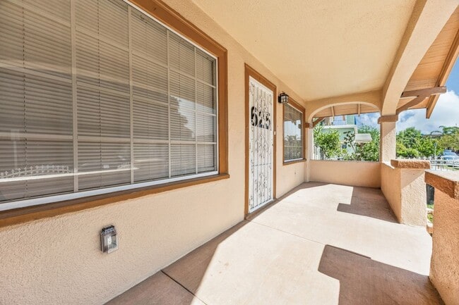 Building Photo - 625 W 41st Dr