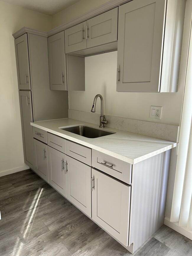 KITCHEN - 11841 Avon Way