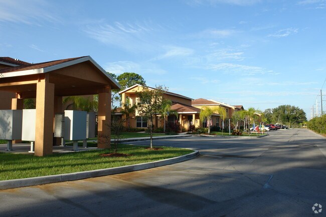 Foto del edificio - Weatherbee Townhomes