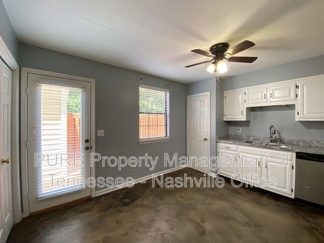 Building Photo - 517 Brentwood Pointe