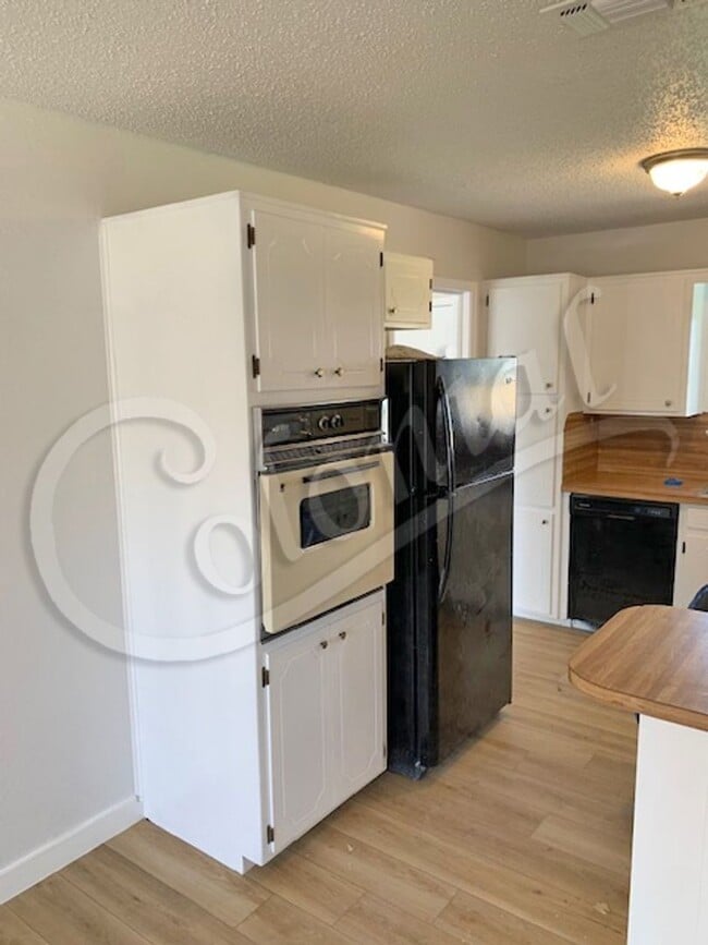 Building Photo - AVAILABLE NOW; APPLY AT OUR WEBSITE
