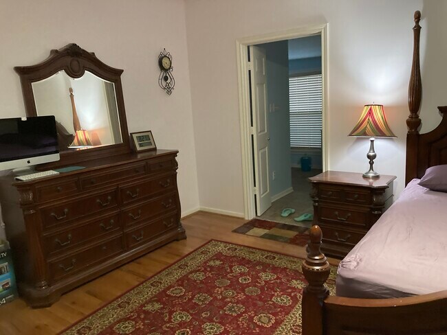 Foto del edificio - 6855 Bellgreen Dr