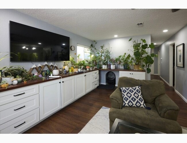 Foto del edificio - 6958 Black Duck Way